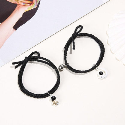 2Pcs/ Set Cartoon Magnetic Couple Bracelets with Moon Robots Pendant