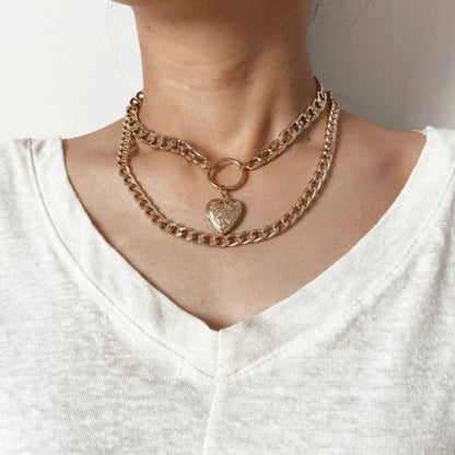 29 stylish Gold necklace on neck Gold chain Women&
