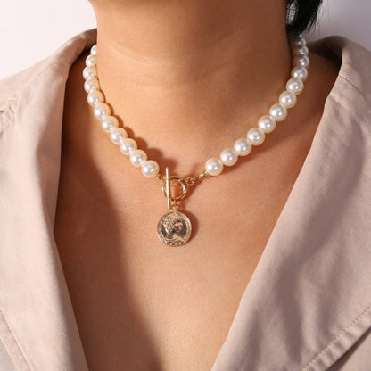 29 stylish Gold necklace on neck Gold chain Women&